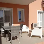 شقة Mary G *
