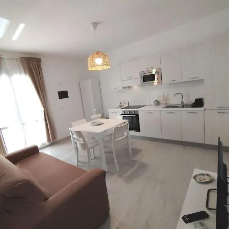 Mary G Apartment *
